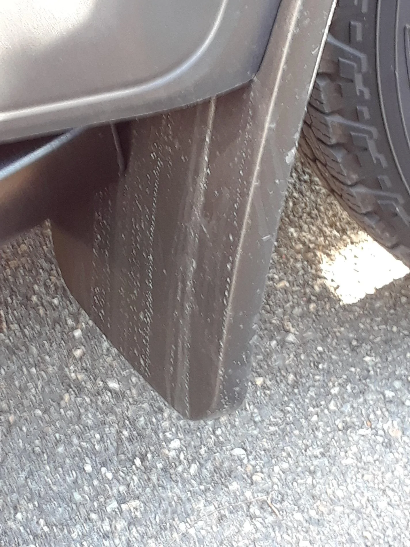 Jeep Wrangler JL My JlU Rubicon keeps throwing rocks on to itself. Fender protection? 20180418_172840