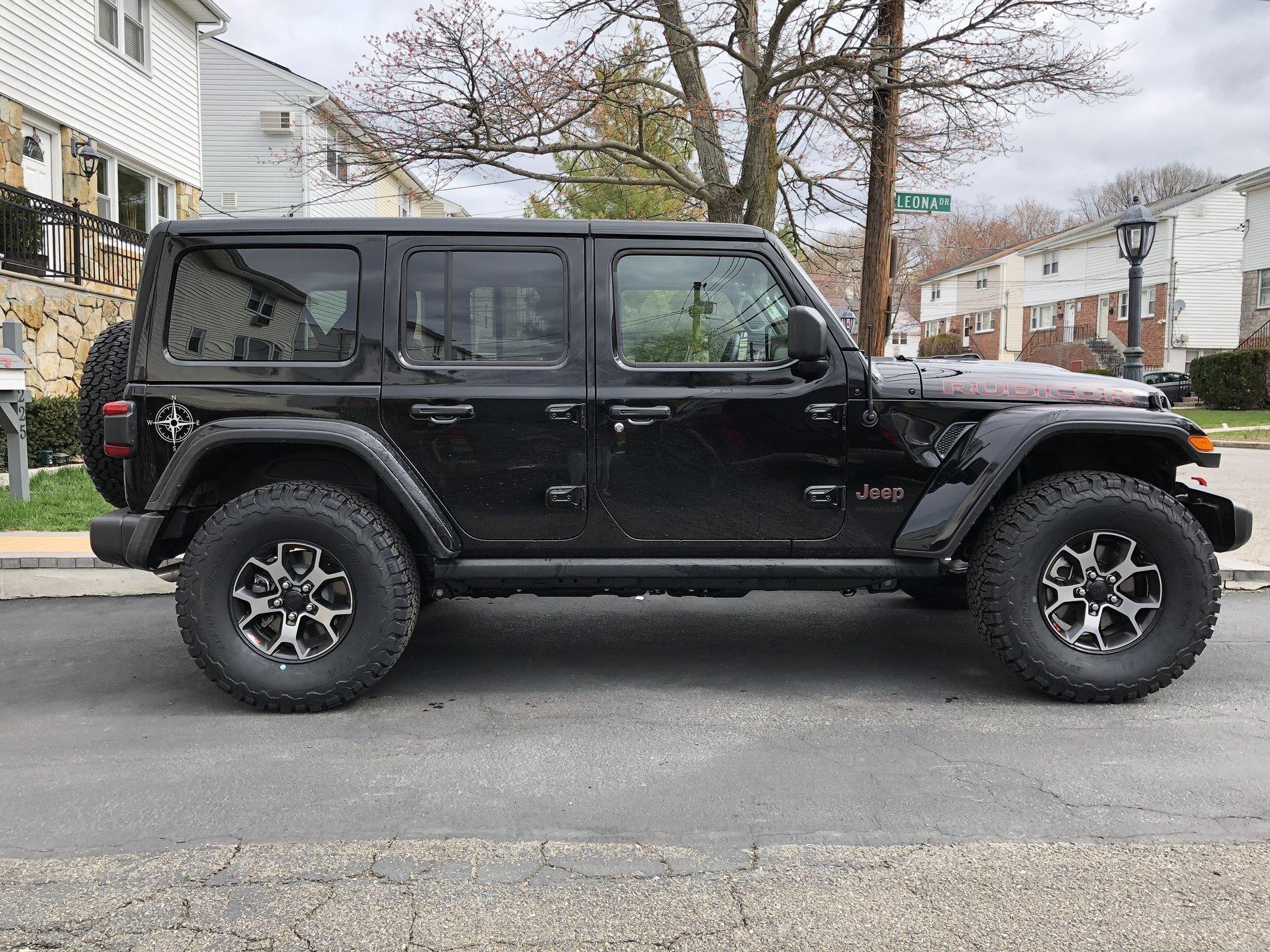 Jeep Wrangler JL WTB Black Freedom Top 51321F88-FFFC-4D4E-83ED-3C403EF8E828