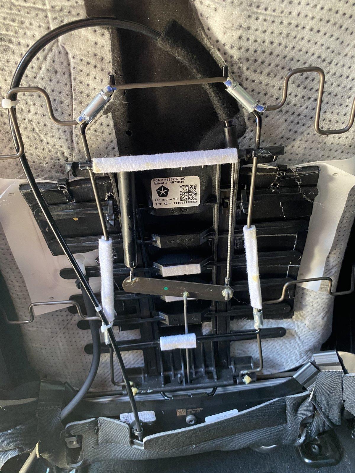 Jeep Wrangler JL Additional lumbar support installation on Rubi driver seat 2FA845F8-9EDE-4C50-8093-61613EB9D6AD