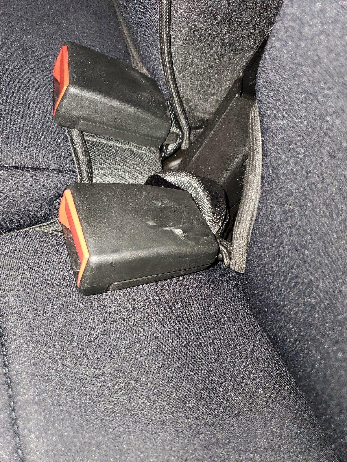 Jeep Wrangler JL Rear driver side seat belt latch issues 20200611_001250