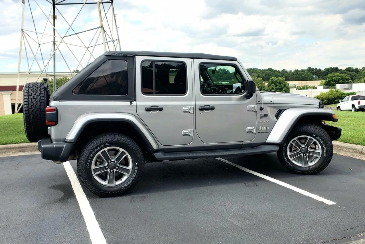 Jeep Wrangler JL White Letters Out? IMG_2021