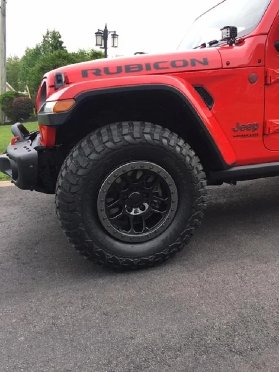 Jeep Wrangler JL MOPAR FUNCTIONAL BEAD LOCK WHEEL -Simulated trim ring? IMG_0186