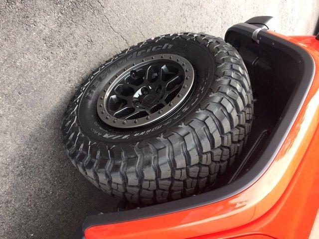 Jeep Wrangler JL MOPAR FUNCTIONAL BEAD LOCK WHEEL -Simulated trim ring? IMG_0190