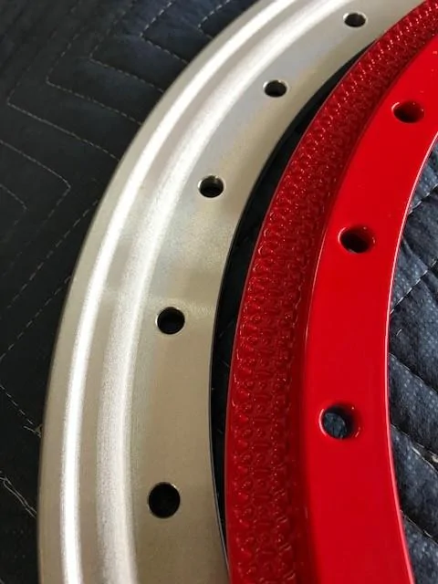 Jeep Wrangler JL MOPAR FUNCTIONAL BEAD LOCK WHEEL -Simulated trim ring? IMG_5691