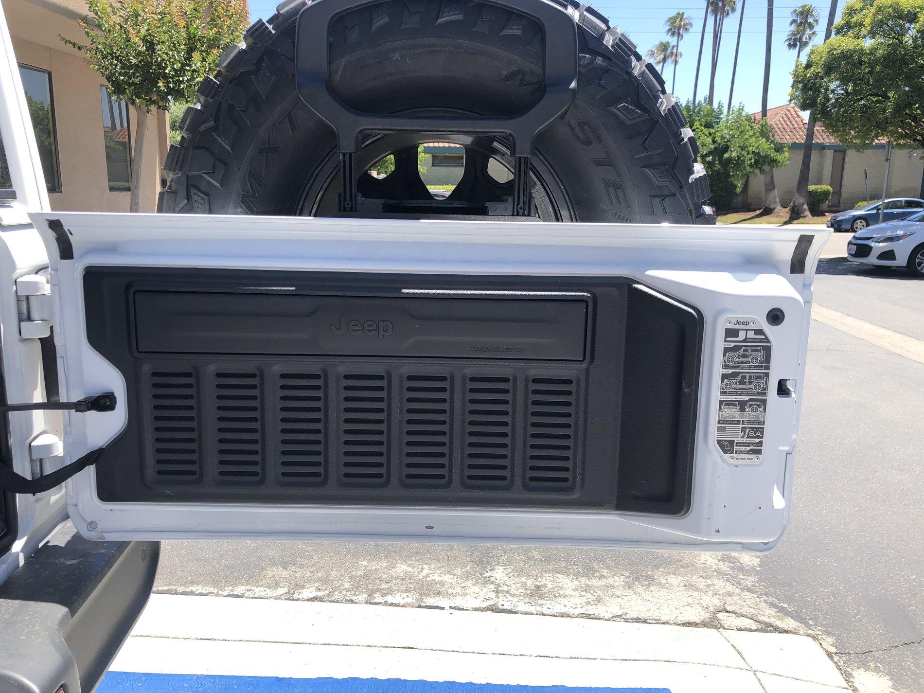 Jeep Wrangler JL DIY Tailgate Table 0367C96E-971B-4BA9-9F06-8BE73555DC07