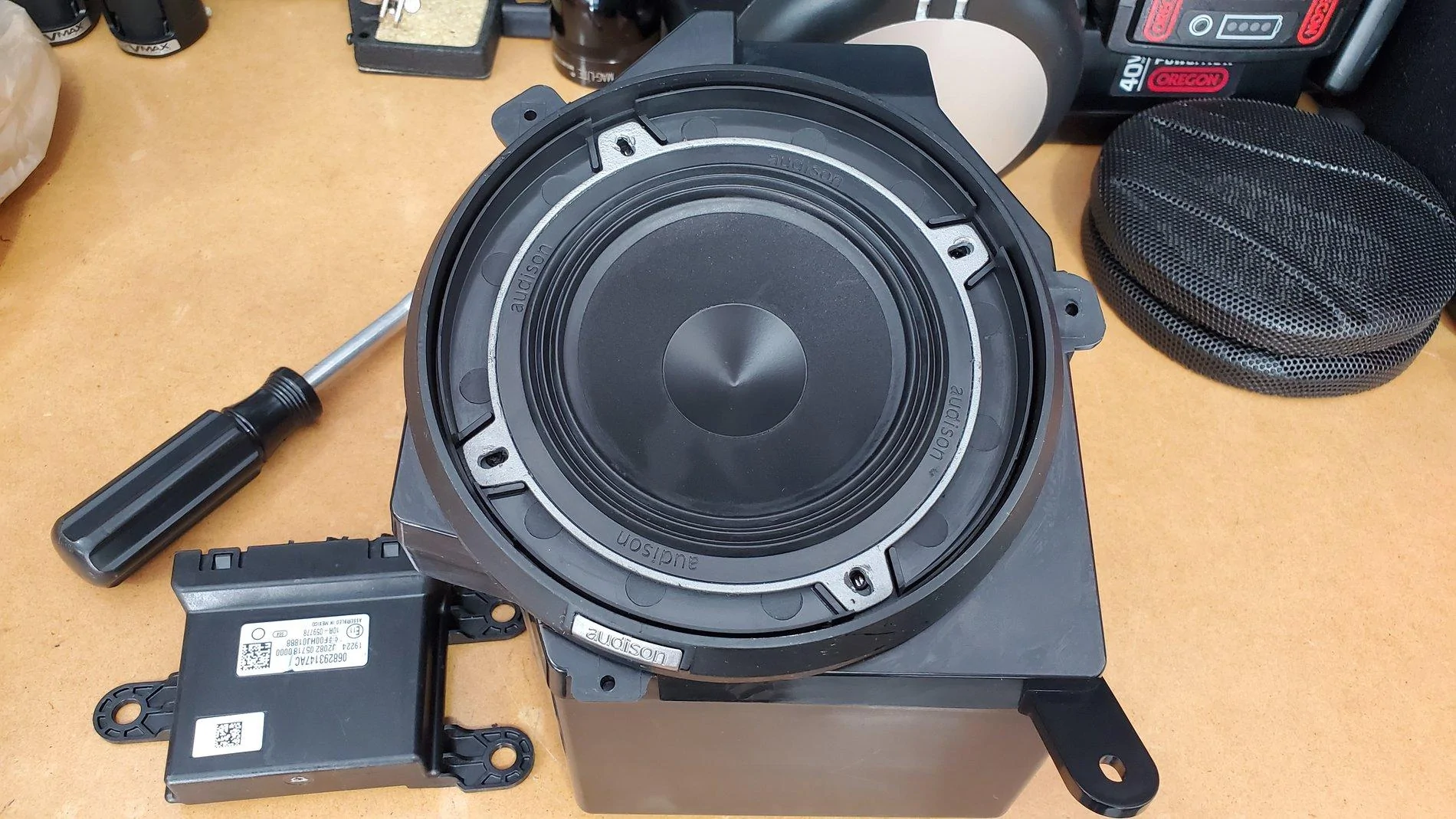 Jeep Wrangler JL Adding an Aftermarket Amp(s) 20200621_103322