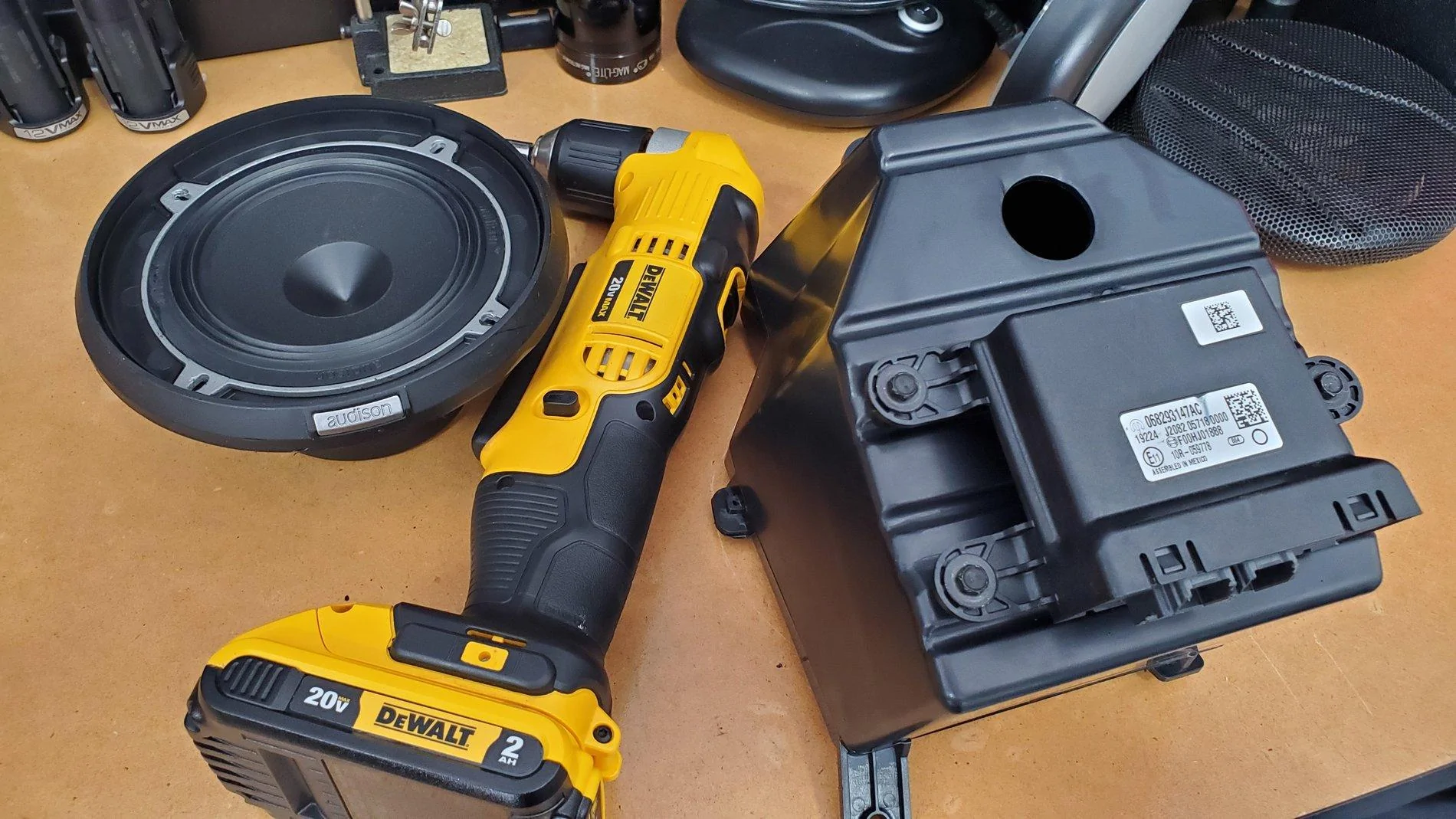 Jeep Wrangler JL Adding an Aftermarket Amp(s) 20200621_103607
