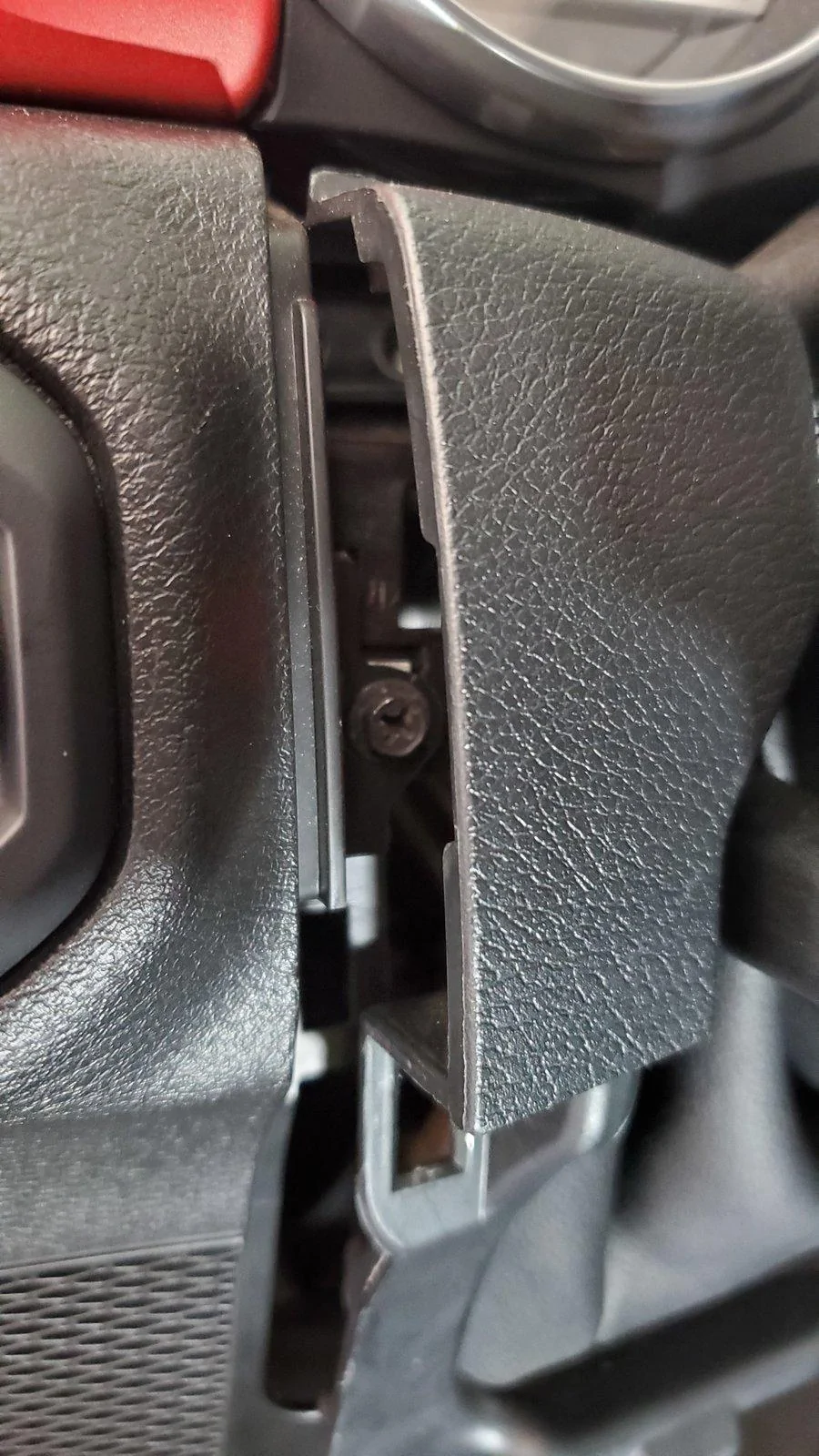 Jeep Wrangler JL Adding an Aftermarket Amp(s) 20200621_105729