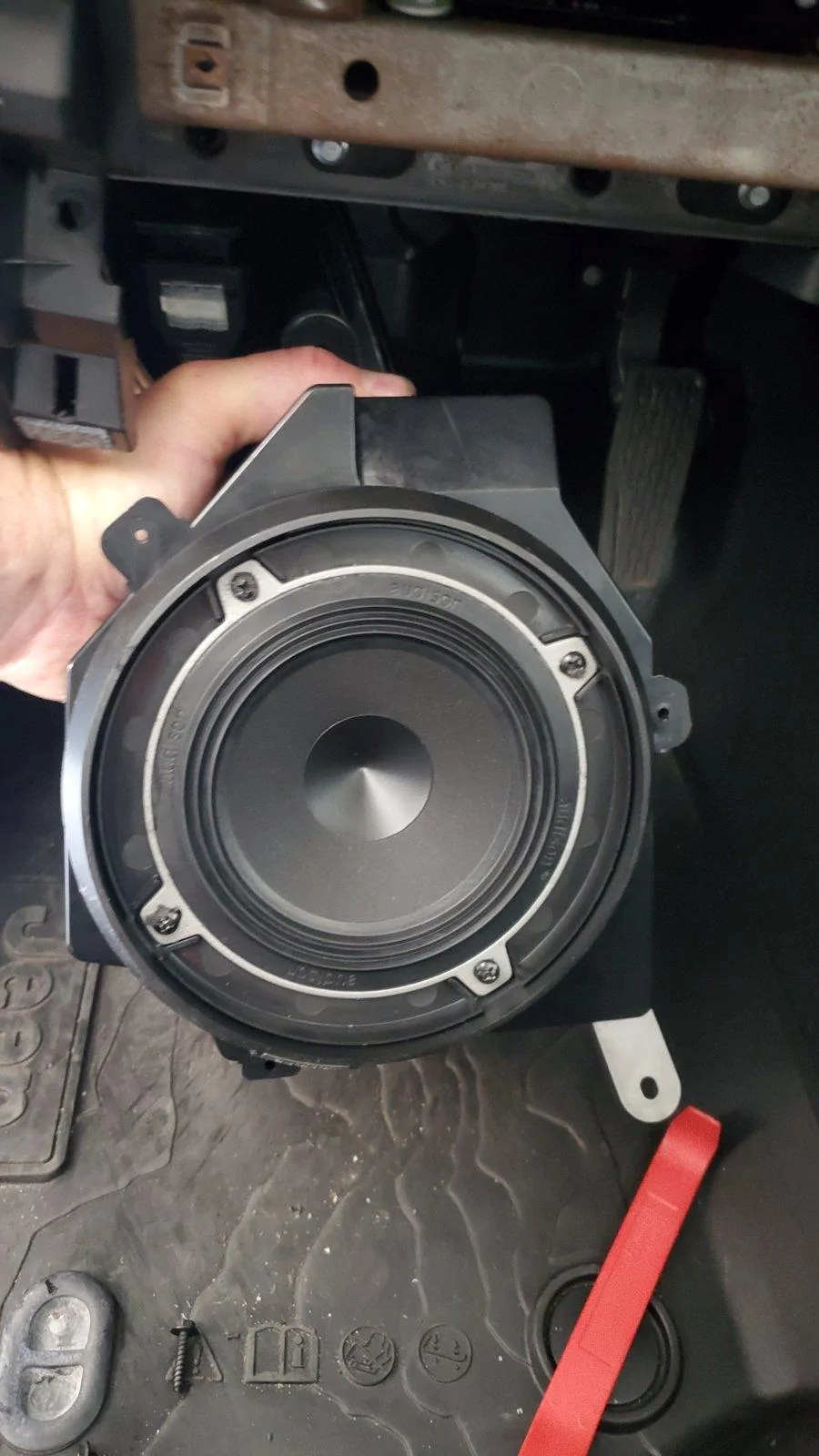 Jeep Wrangler JL Adding an Aftermarket Amp(s) 20200621_104453