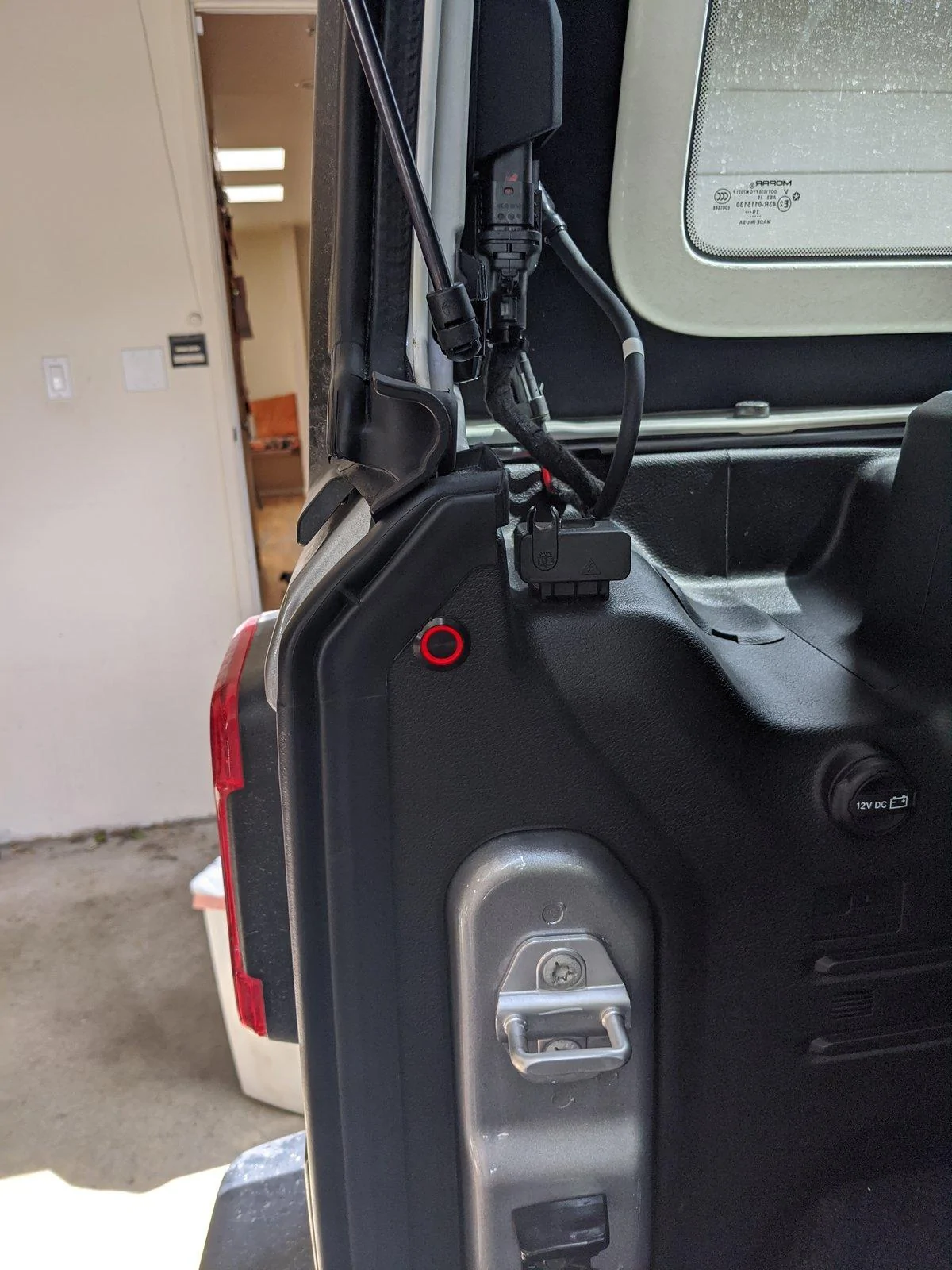 Jeep Wrangler JL Tailgate Brawlee LED light IMG_20200530_160600 (1)