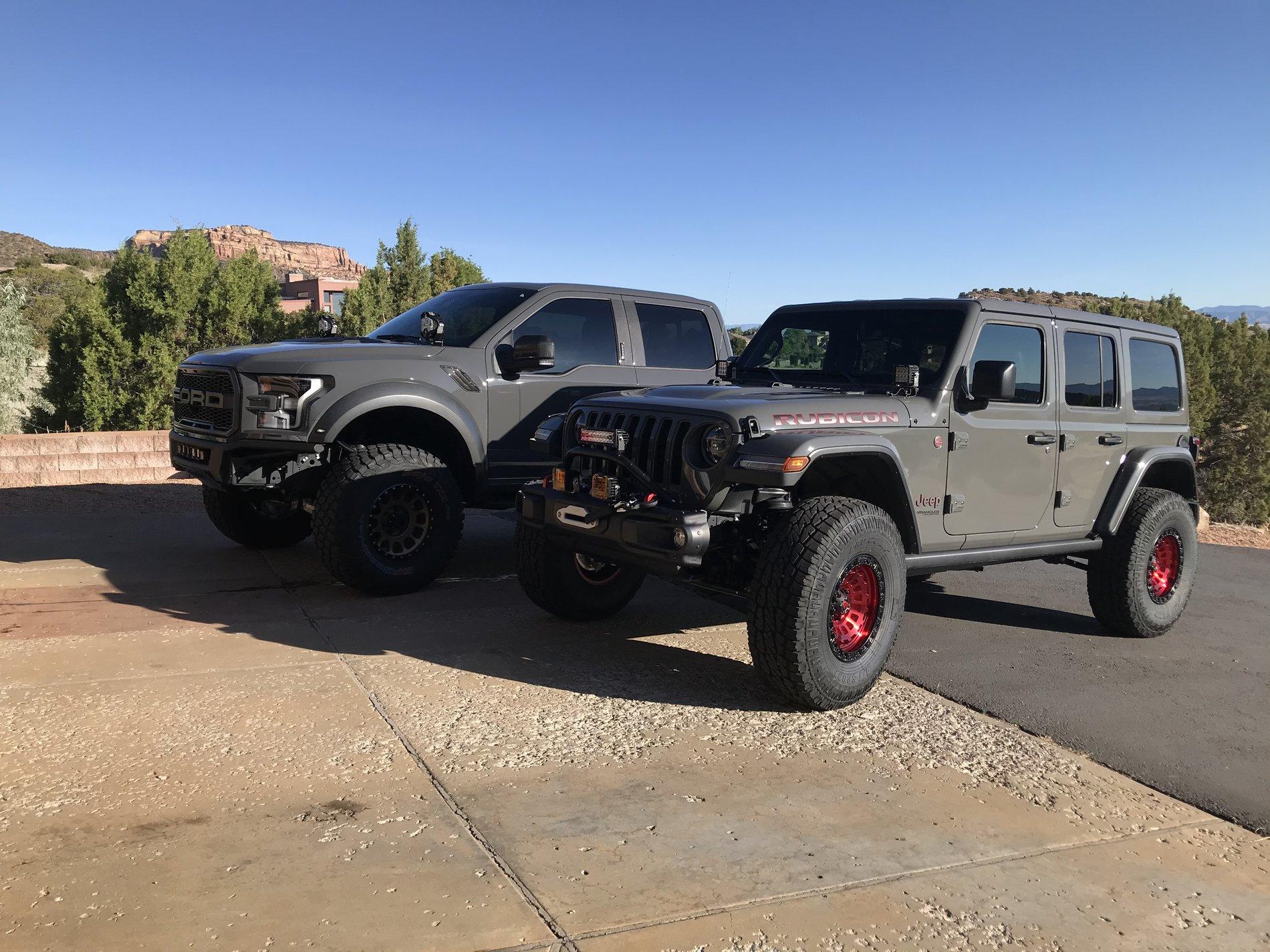 Jeep Wrangler JL Sting gray or black? 470CBE77-99B2-4B78-B24F-6BB970F6DBCE