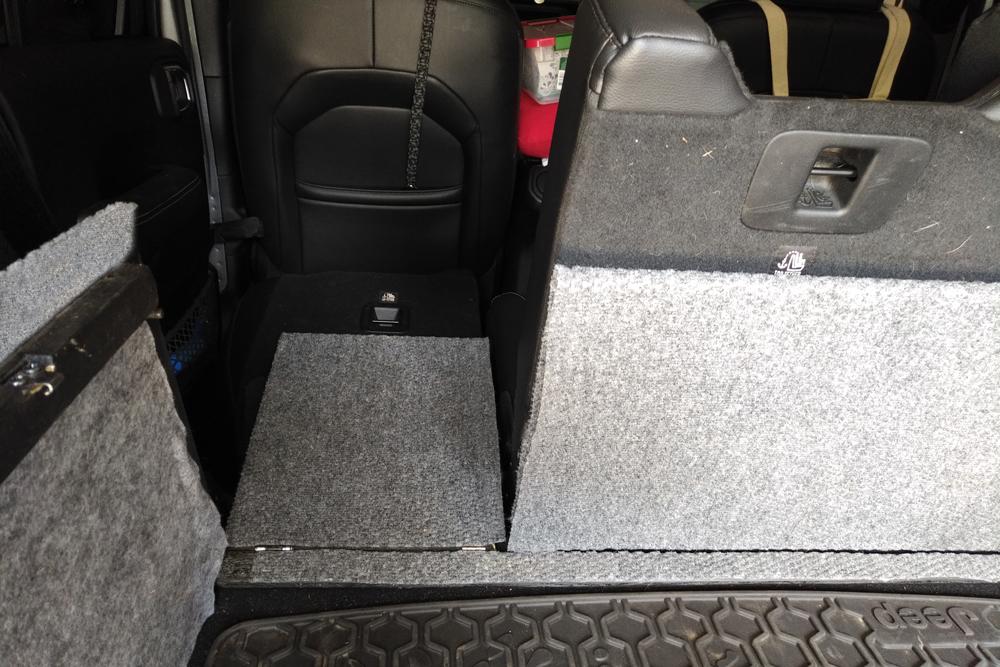 Jeep Wrangler JL Custom cargo "security" enclosure for under $100 split mod 2