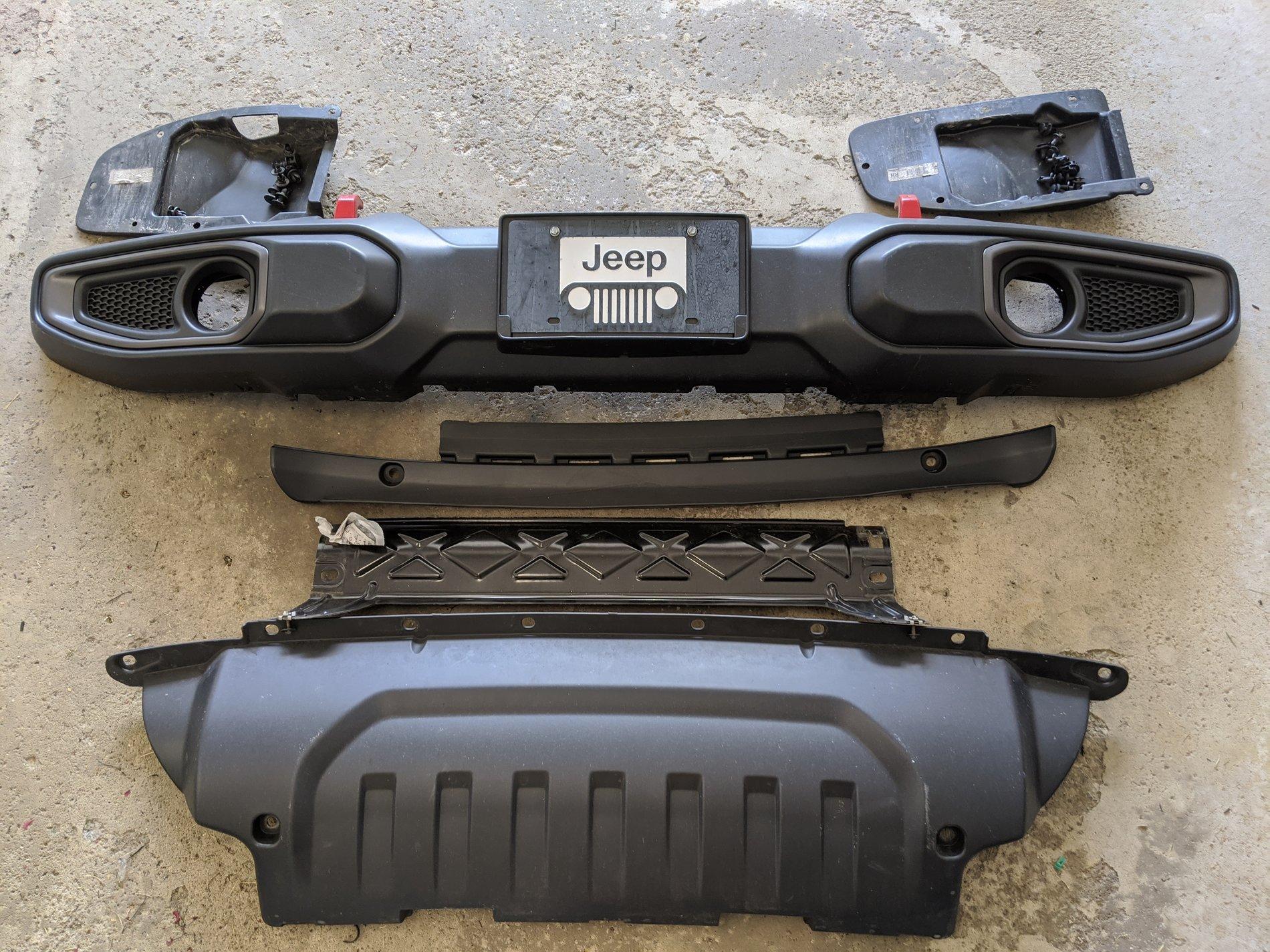Jeep Wrangler JL JLUR plastic front bumper IMG_20200625_160401