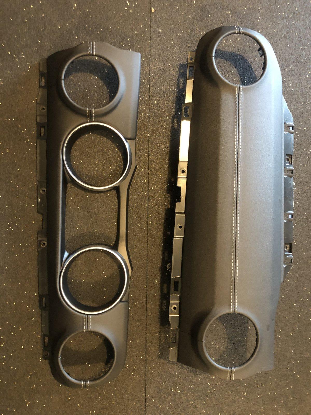 Jeep Wrangler JL FS: Black Leather Dash Panels 72D50C5E-A300-4C6A-B372-6C217D5D5853