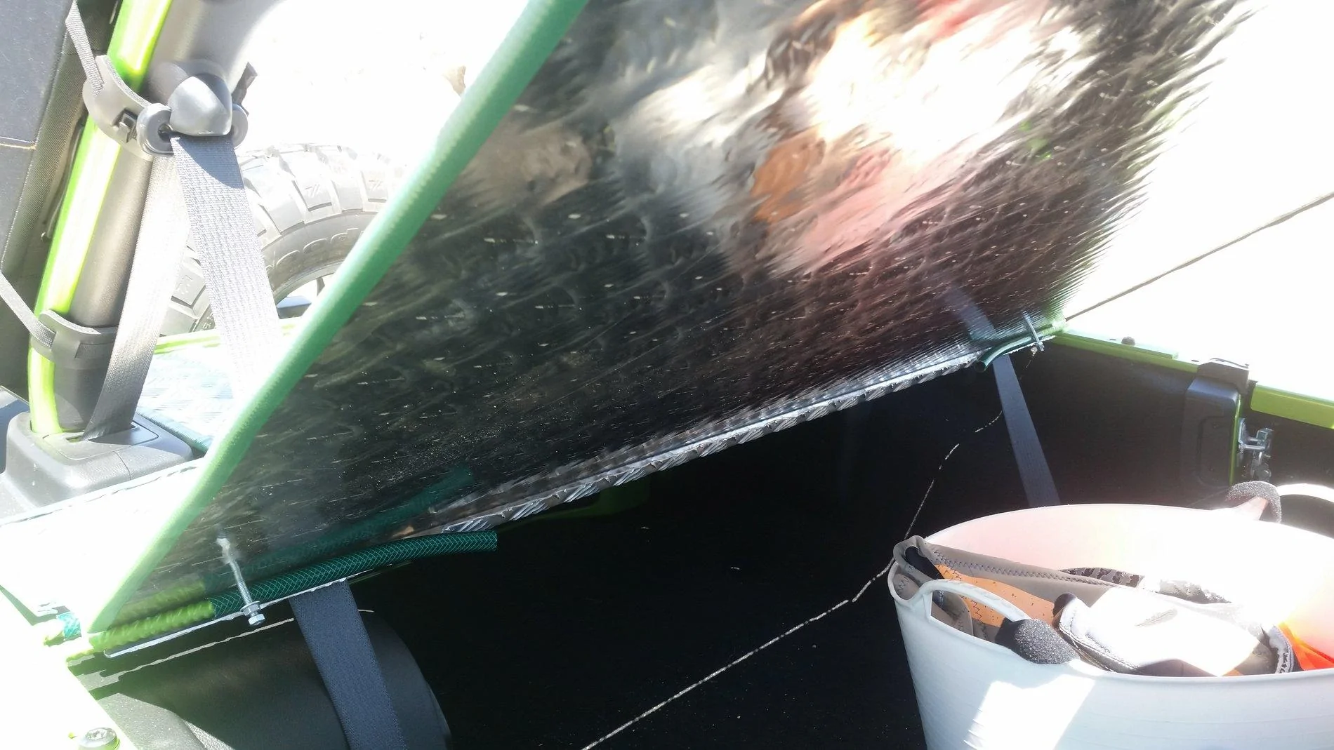 Jeep Wrangler JL Made a Tonneau cover _fwd_cover