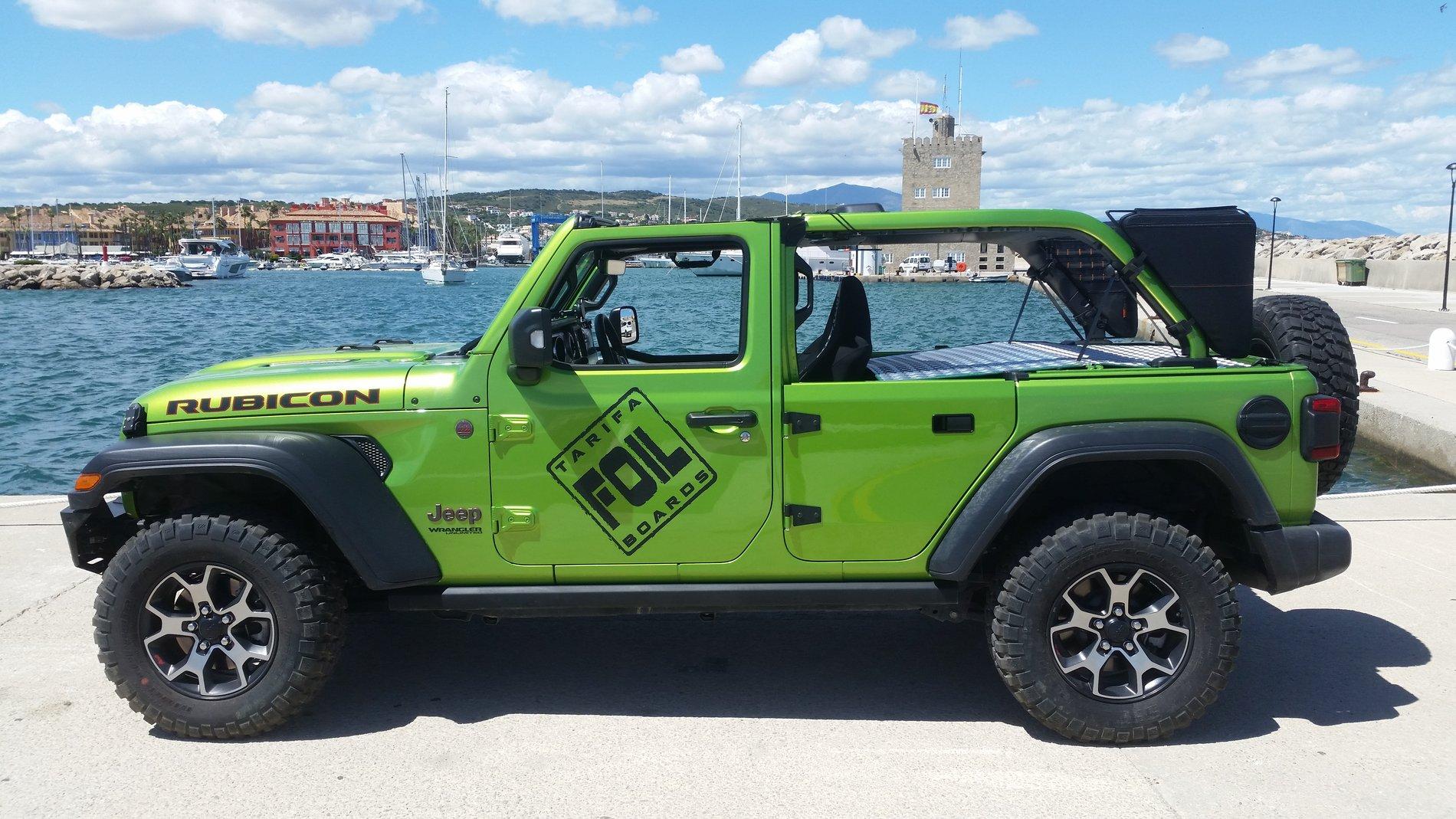Jeep Wrangler JL Made a Tonneau cover _port_side