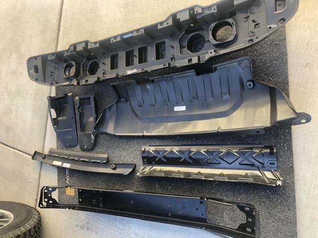 Jeep Wrangler JL Rubicon Front Bumper F0A1934A-BB87-4020-BAED-48282705C8A5