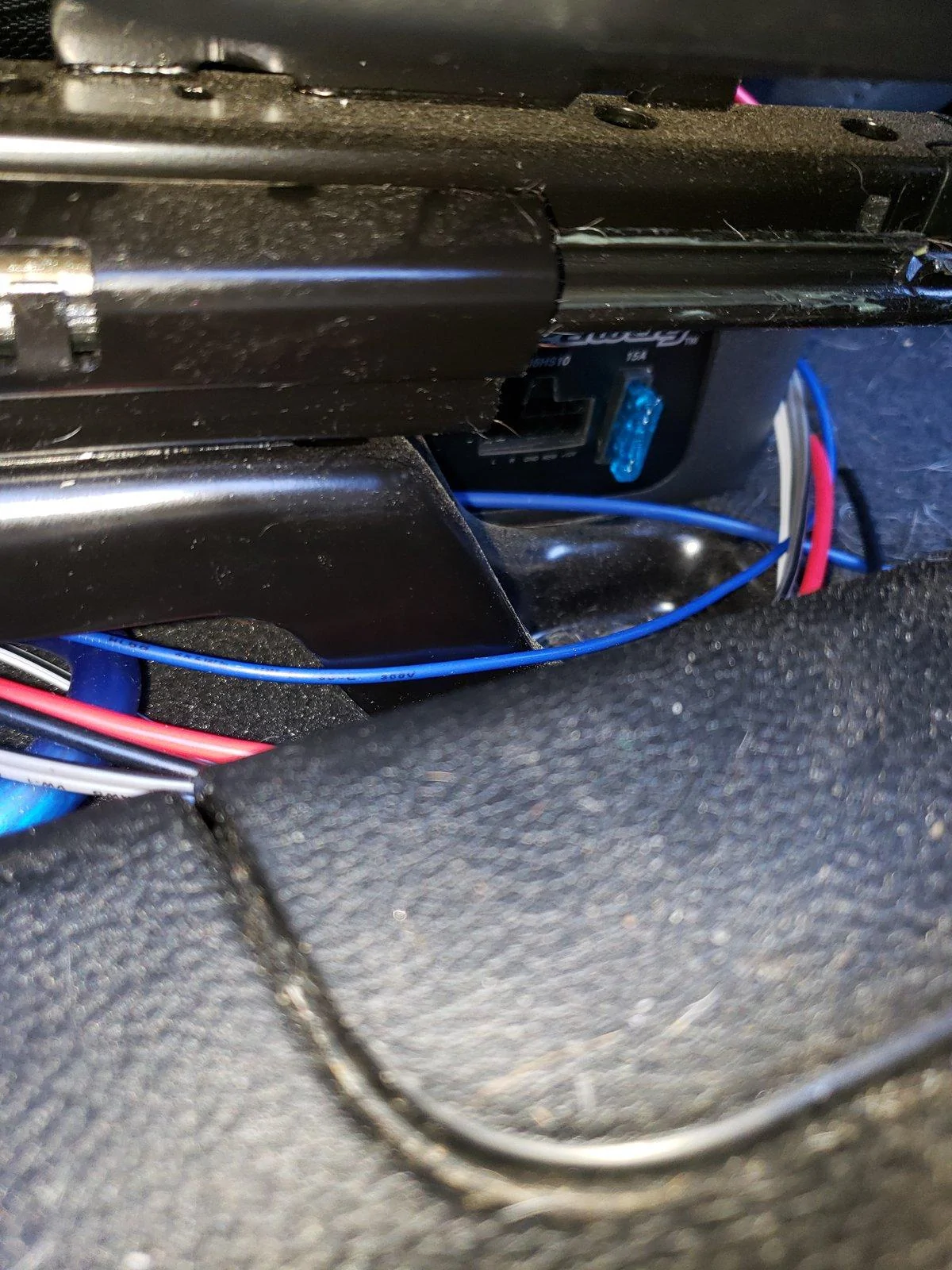 Jeep Wrangler JL Plug and Play amp upgrade to basic system just enough 2