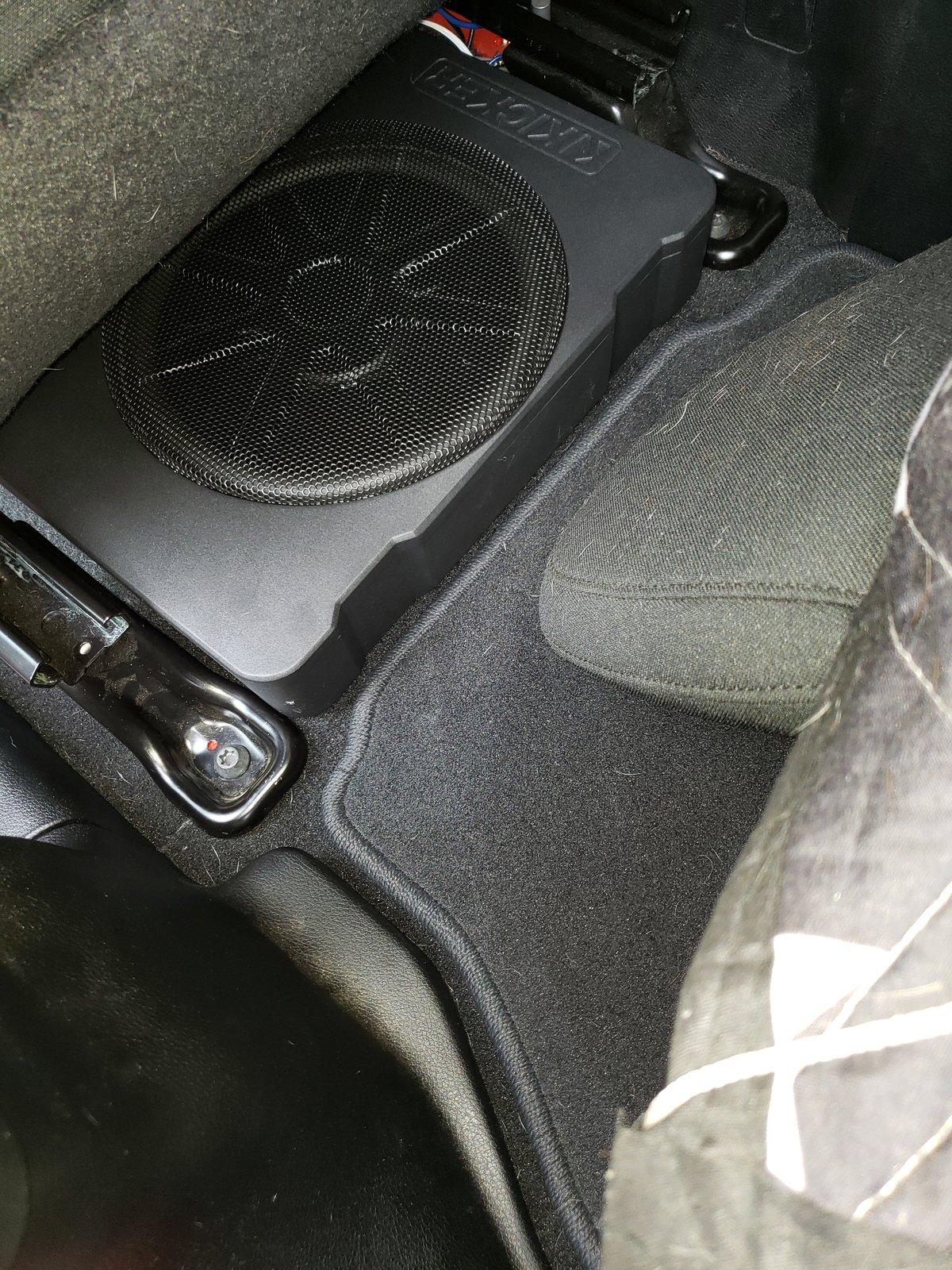 Jeep Wrangler JL Plug and Play amp upgrade to basic system room to move