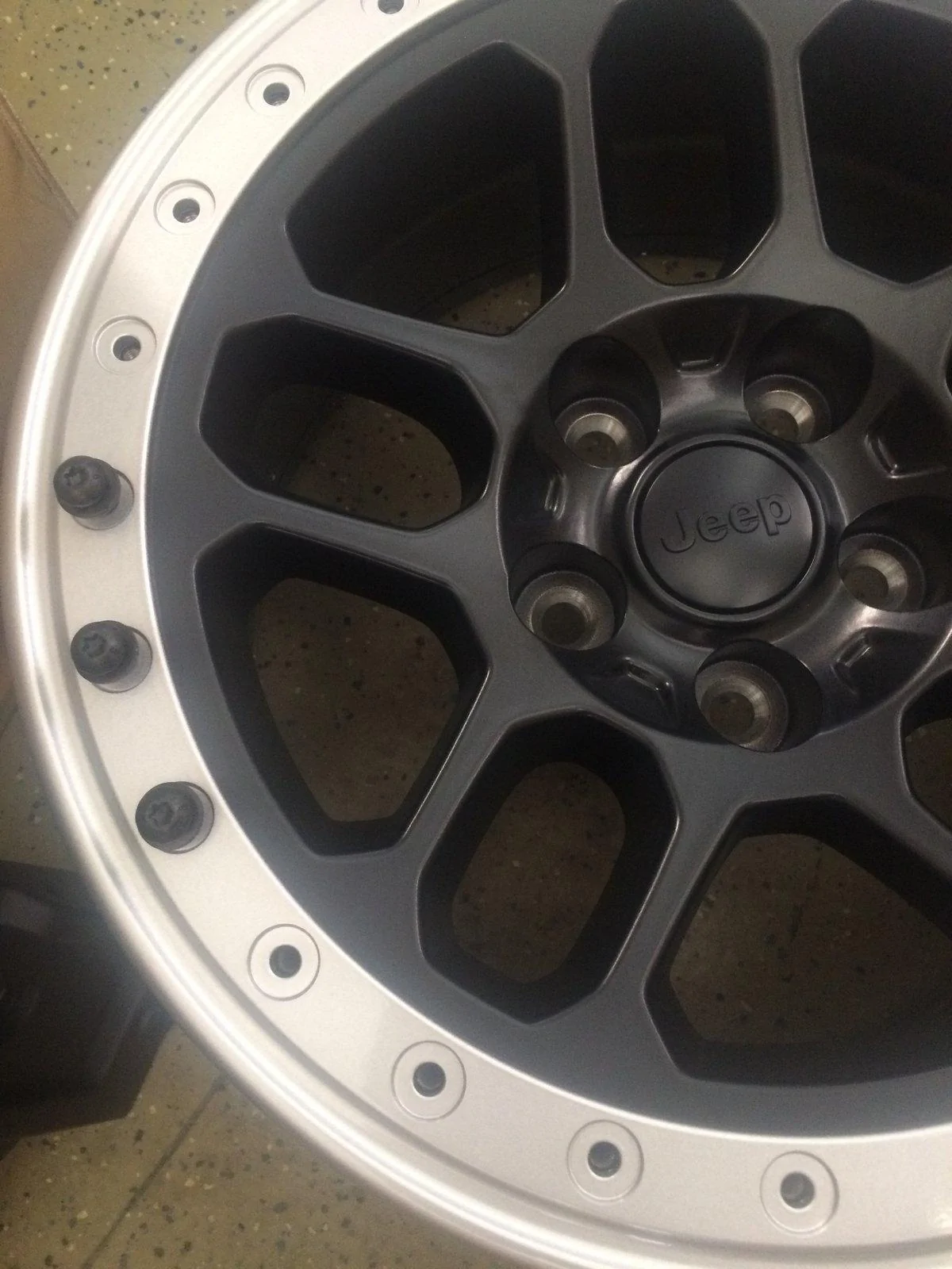 Jeep Wrangler JL Mopar simulated beadlock wheels, does this look normal? IMG_2497