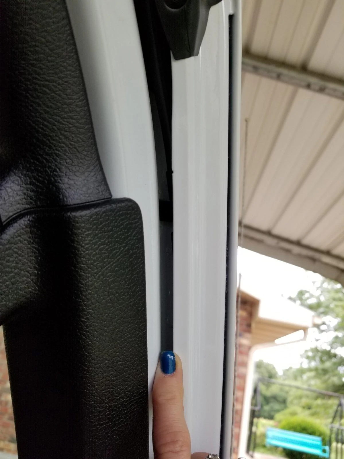 Jeep Wrangler JL A-pillar to windshield gap? And slow driver's side window. 20200710_084826