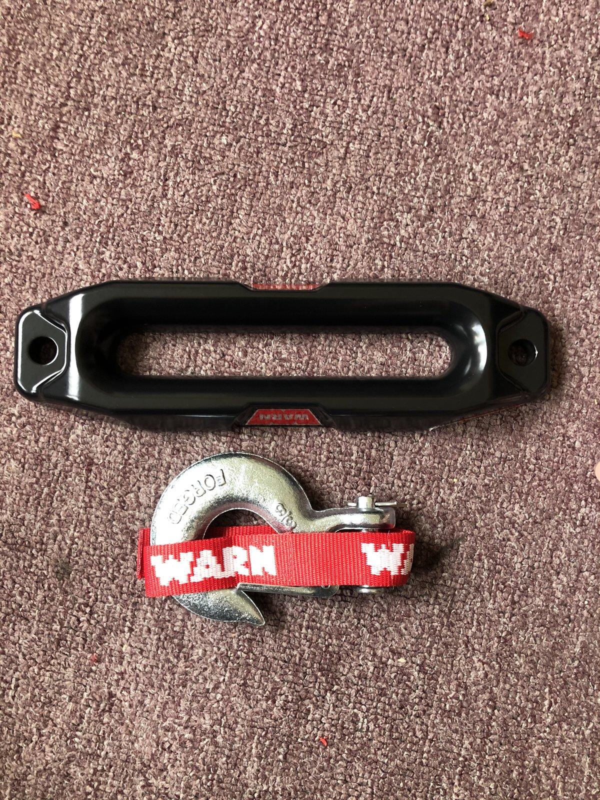 Jeep Wrangler JL Warn black fairlead & hook 266F20A2-16C1-4407-A53C-3B893806DAB1