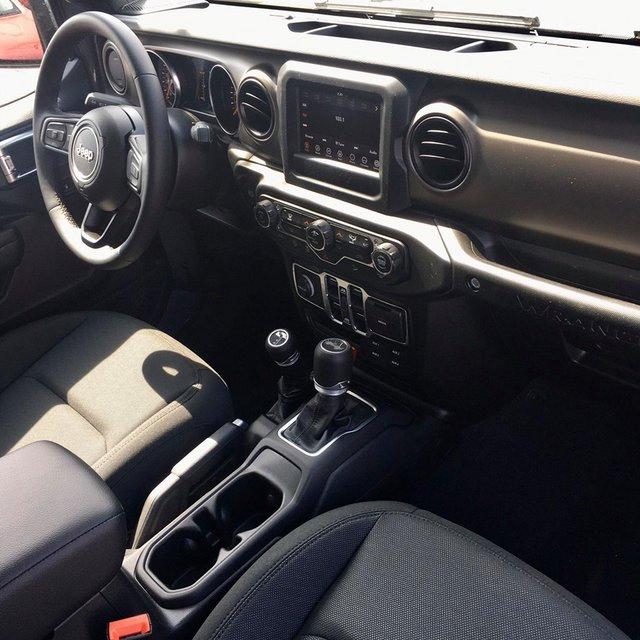 Jeep Wrangler JL What color is this? s640_47c46fa29aee334537eaea9429441