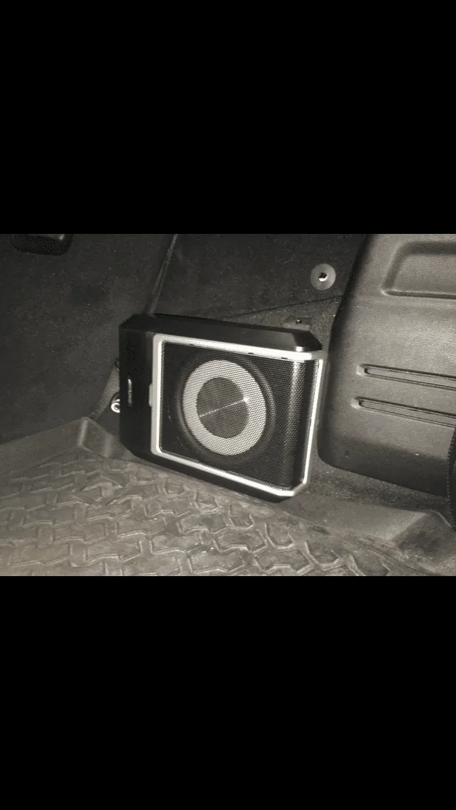 Jeep Wrangler JL Plug and Play amp upgrade to basic system IMG_8228
