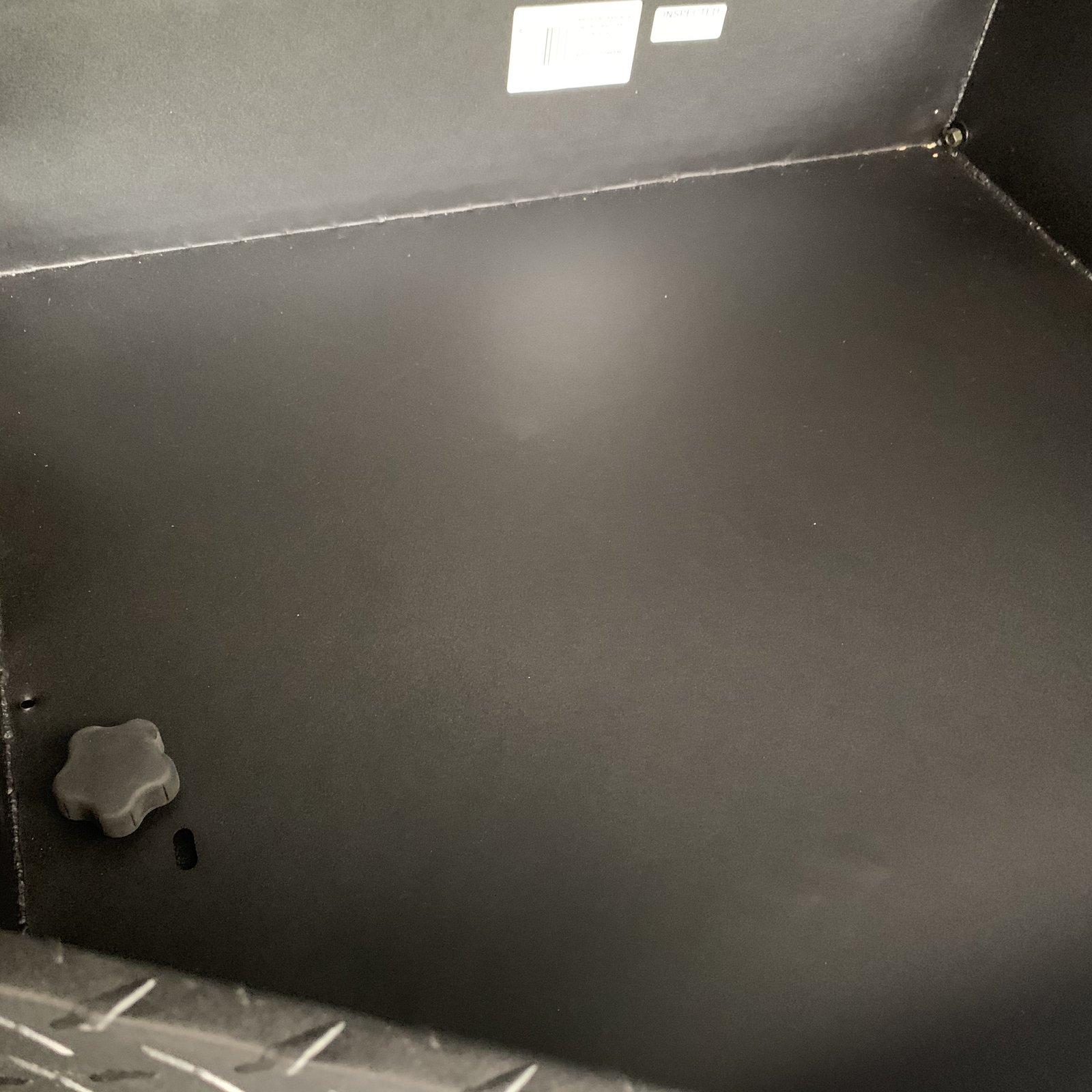 Jeep Wrangler JL Dee Zee Locking Tool Box looks good. A50F2EDF-A4C3-4AD0-AA50-A88F1E6F909B
