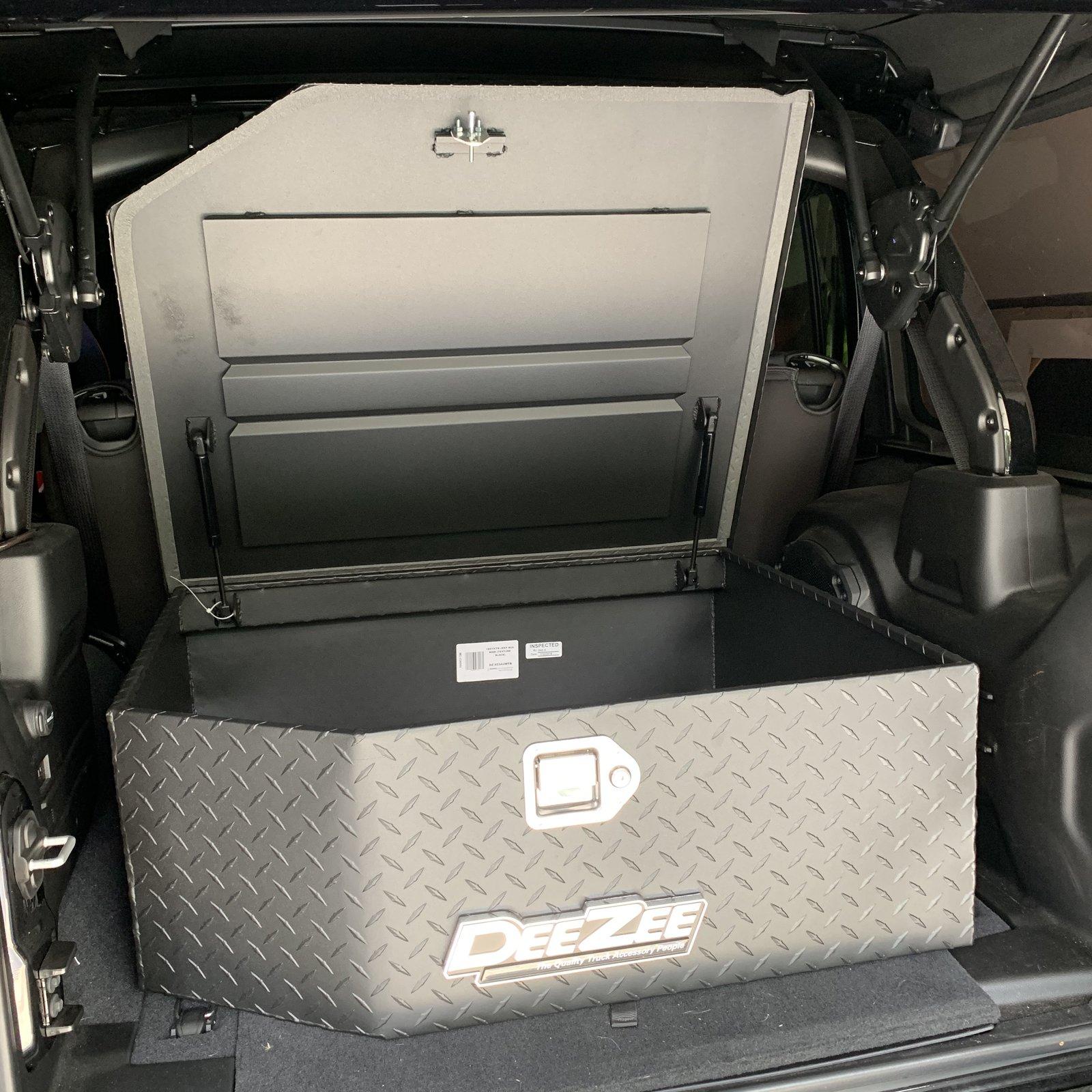Jeep Wrangler JL Dee Zee Locking Tool Box looks good. 9C030B93-4D0C-4B24-B334-91D629A1C703