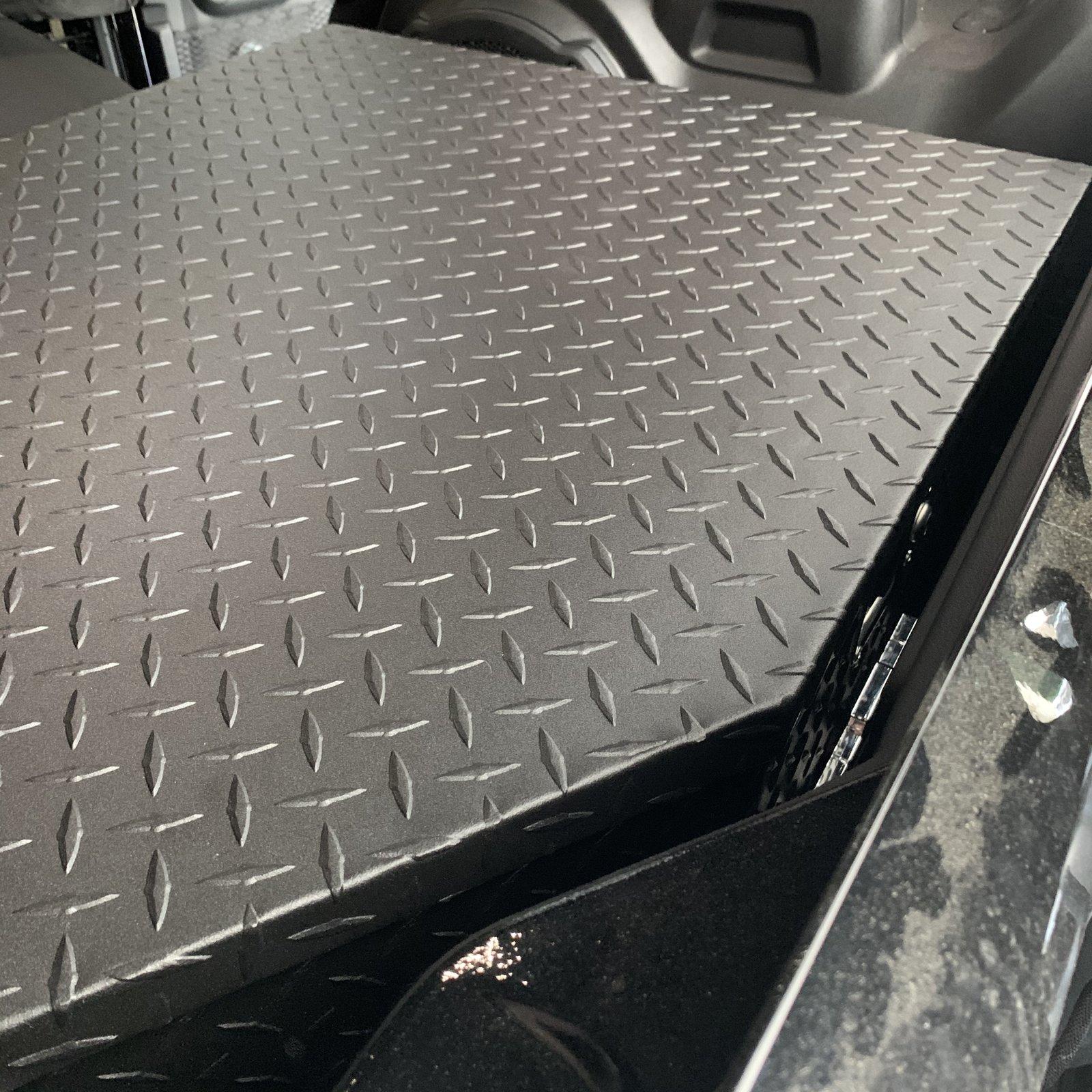 Jeep Wrangler JL Dee Zee Locking Tool Box looks good. 1DB46FE1-74B9-44CA-918C-7F35B1FD9033