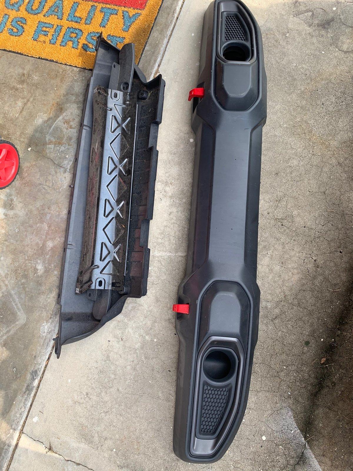 Jeep Wrangler JL JLUR Stock Front Bumper (plastic) IMG_0781
