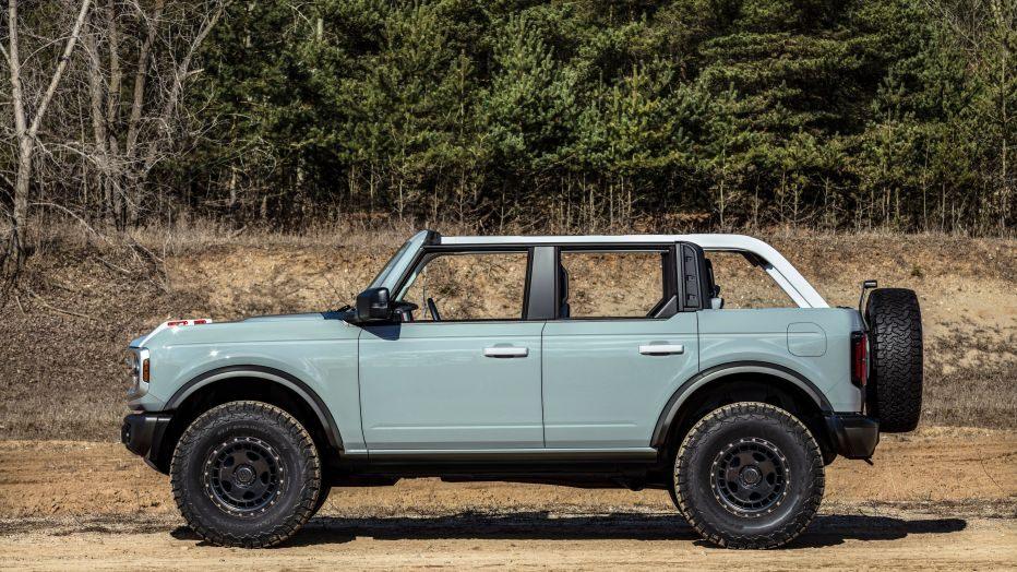 Jeep Wrangler JL Bronco vs Jeep Wrangler mega thread 1594682880652