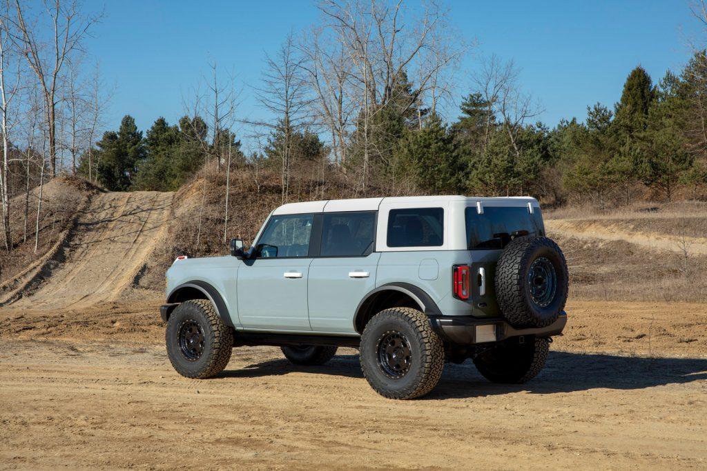 Jeep Wrangler JL Bronco vs Jeep Wrangler mega thread Bronco_4dr_features_06-1024x683