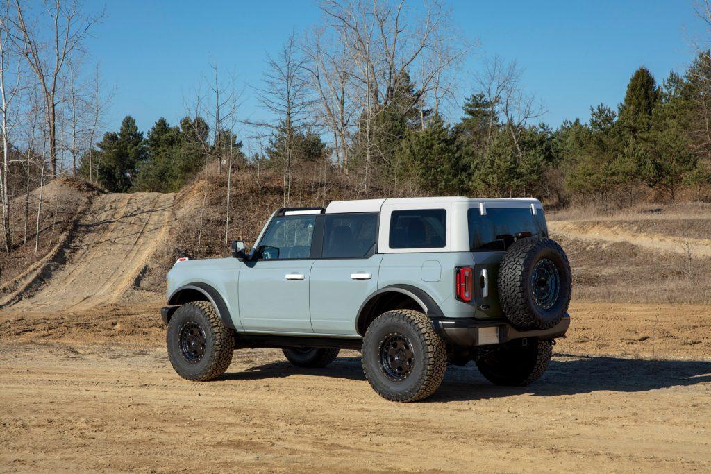 Jeep Wrangler JL Bronco vs Jeep Wrangler mega thread Bronco_4dr_features_07-1024x683
