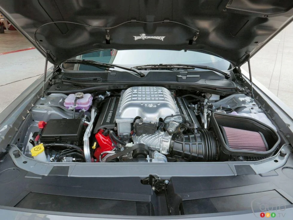 2018-Dodge-Challenger-SRT-Demon-engine-bay.jpg