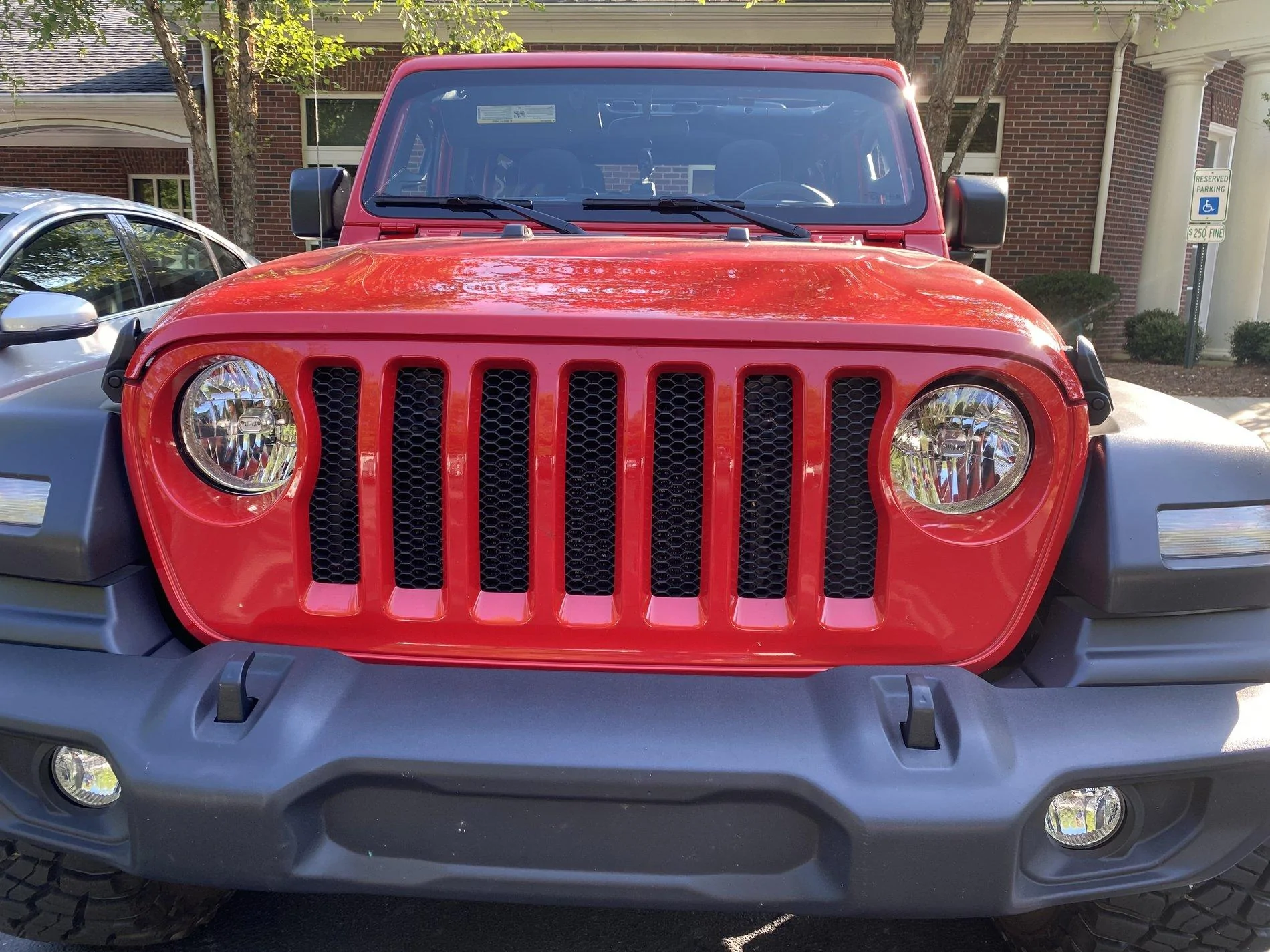 Jeep Wrangler JL Headlight 'sagging' on one side? IMG_1337