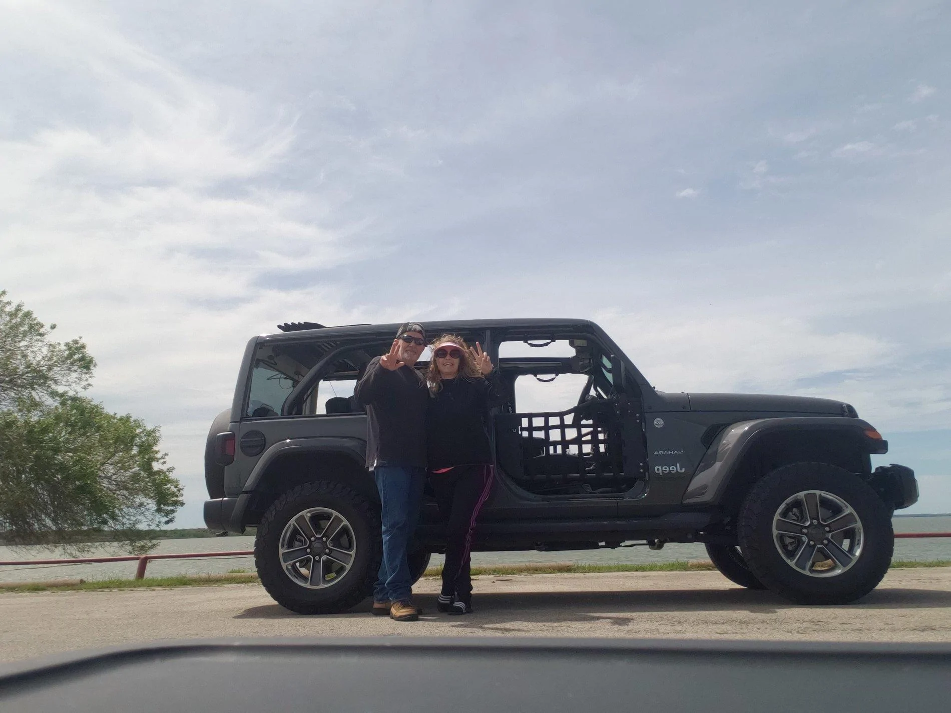 Jeep Wrangler JL Bronco vs Jeep Wrangler mega thread Lake Trip 2
