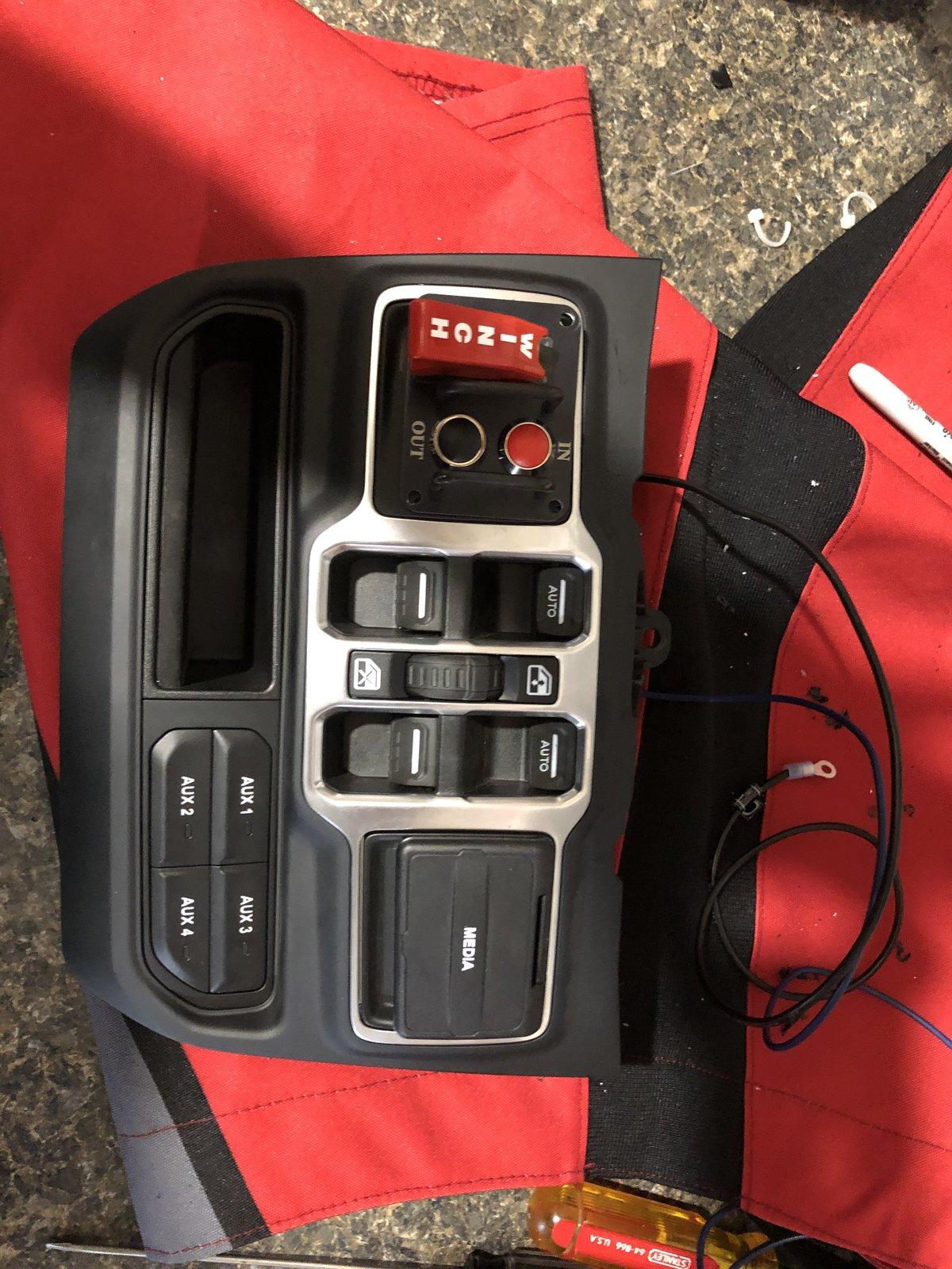 Jeep Wrangler JL In cab winch controls 1594953100567