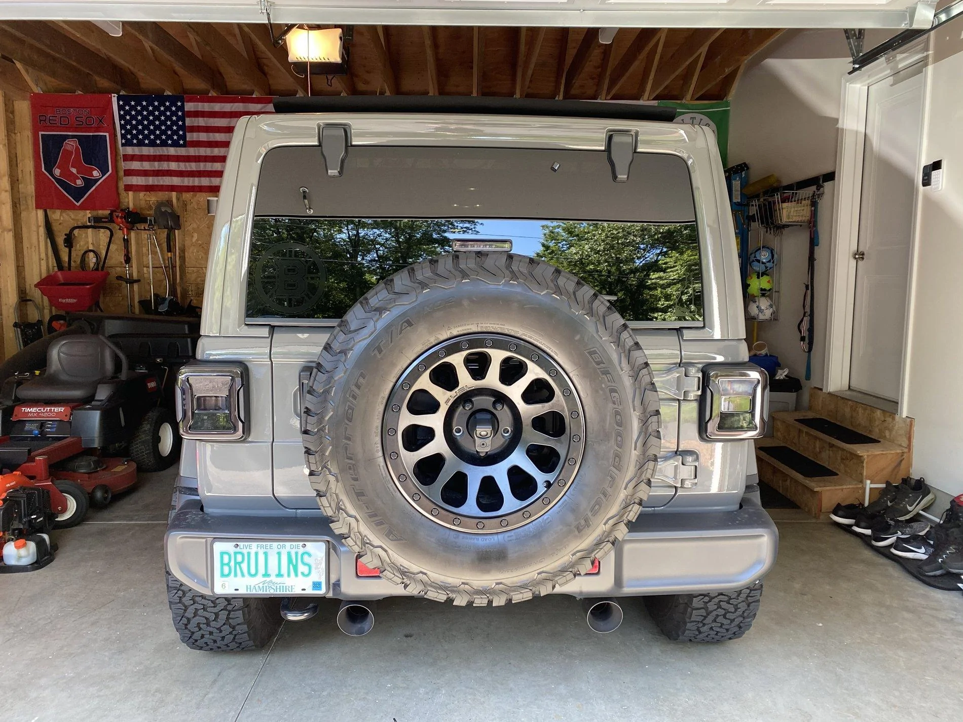 Jeep Wrangler JL Fiery Red LED Tail Lights 06FB9767-B5AE-408A-9640-AFCAD65713FD