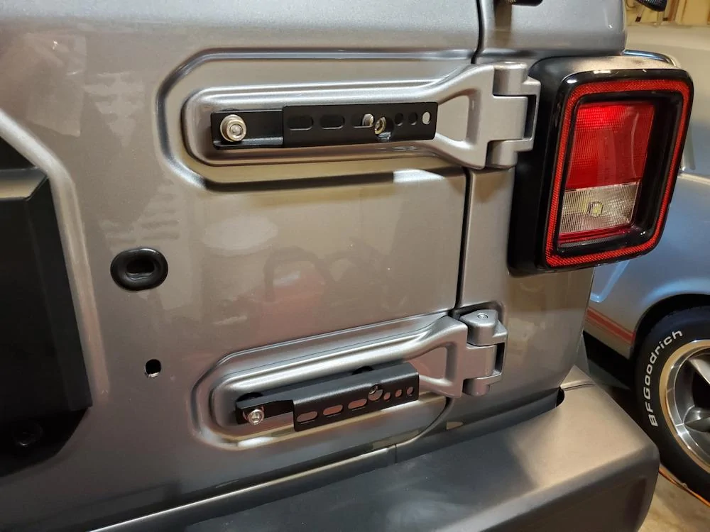 Jeep Wrangler JL Jerry Can Mounted for $140 (Easy DIY) 1931541292b35760115fc3d92df724c1b289de55