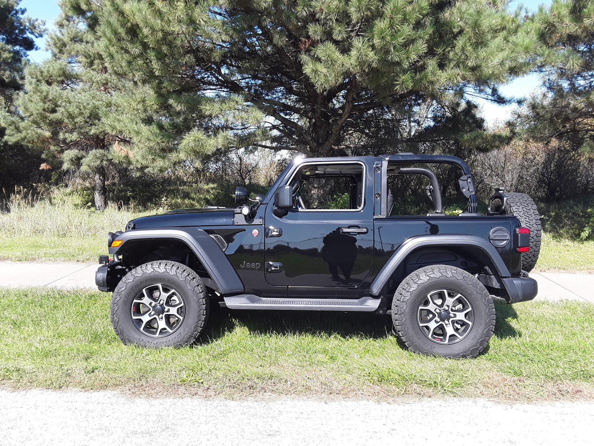 Jeep Wrangler JL Tailgate Key Lock Missing 2019 Jeep topless 1