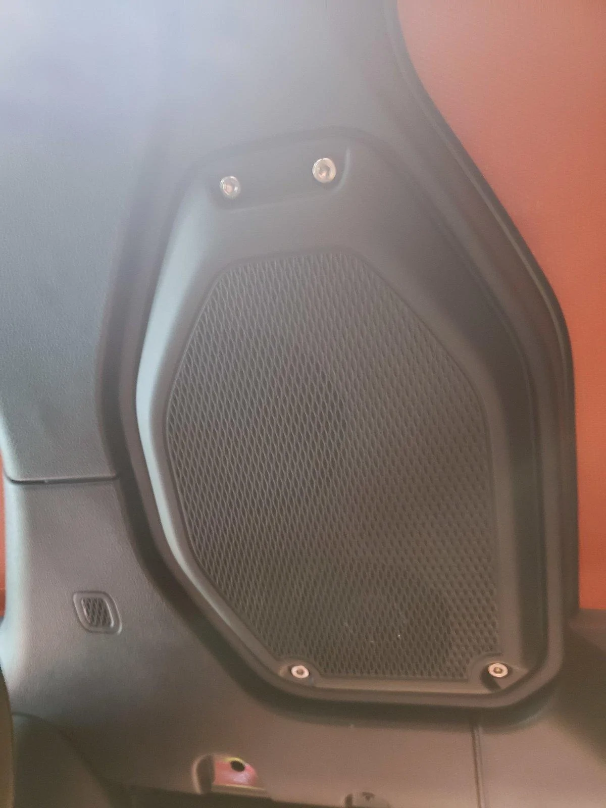 Jeep Wrangler JL Improving stock Audio 20200518_185343