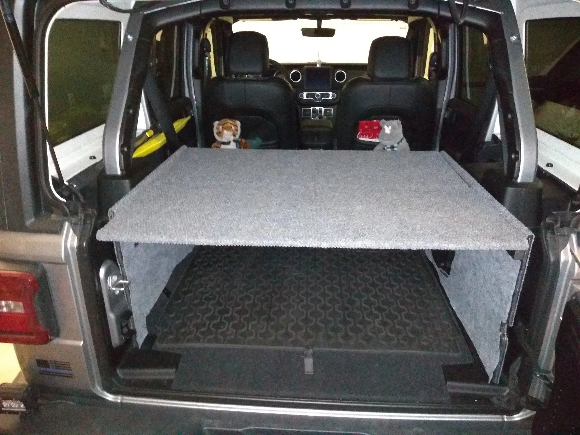 Jeep Wrangler JL Weathertech vs. Mopar rear cargo matts IMG_20190208_200202690