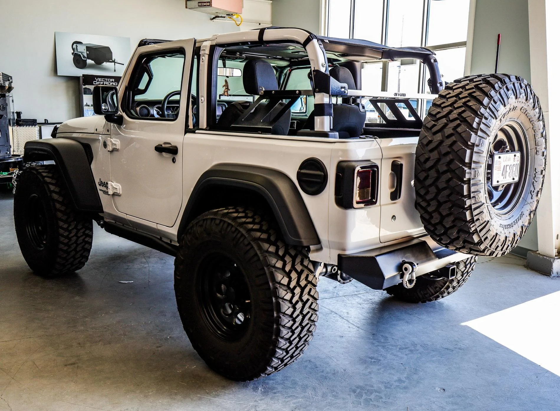Jeep Wrangler JL Vector Offroad JL 2-Door Cargo Shelf 4C346B51-701E-4632-90C3-57EA00A5D83F