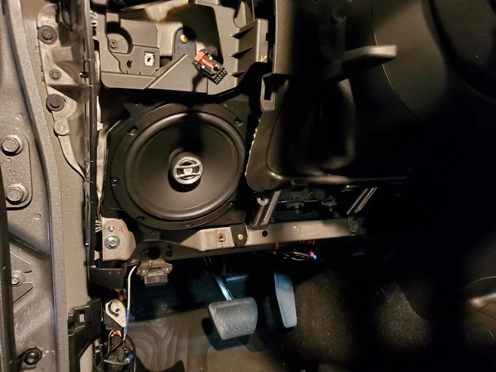 Jeep Wrangler JL Plug and Play amp upgrade to basic system 878a92be17eb9c666bf86f40294936f1207cb35