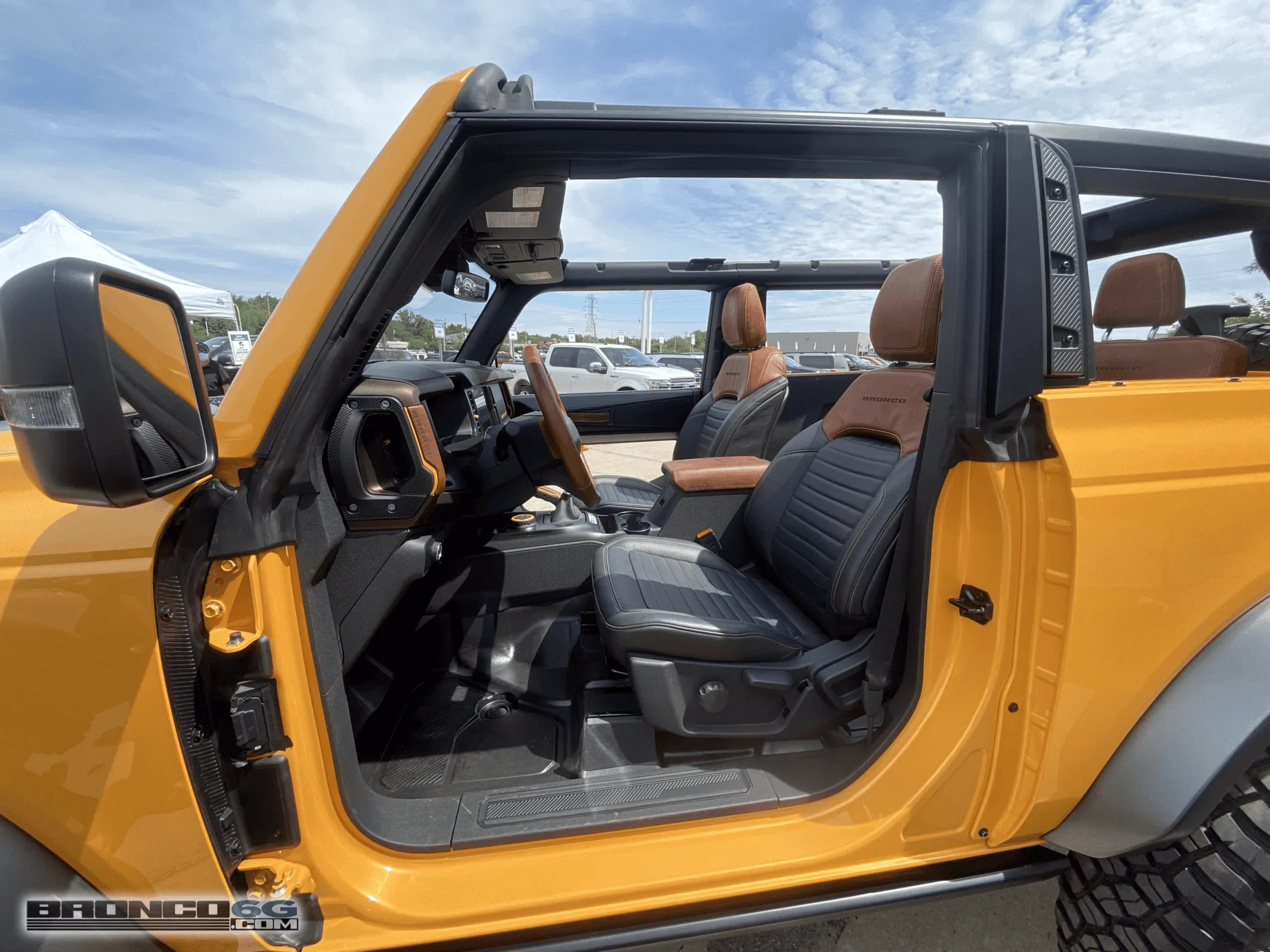 Jeep Wrangler JL Bronco vs Jeep Wrangler mega thread 1595602728565
