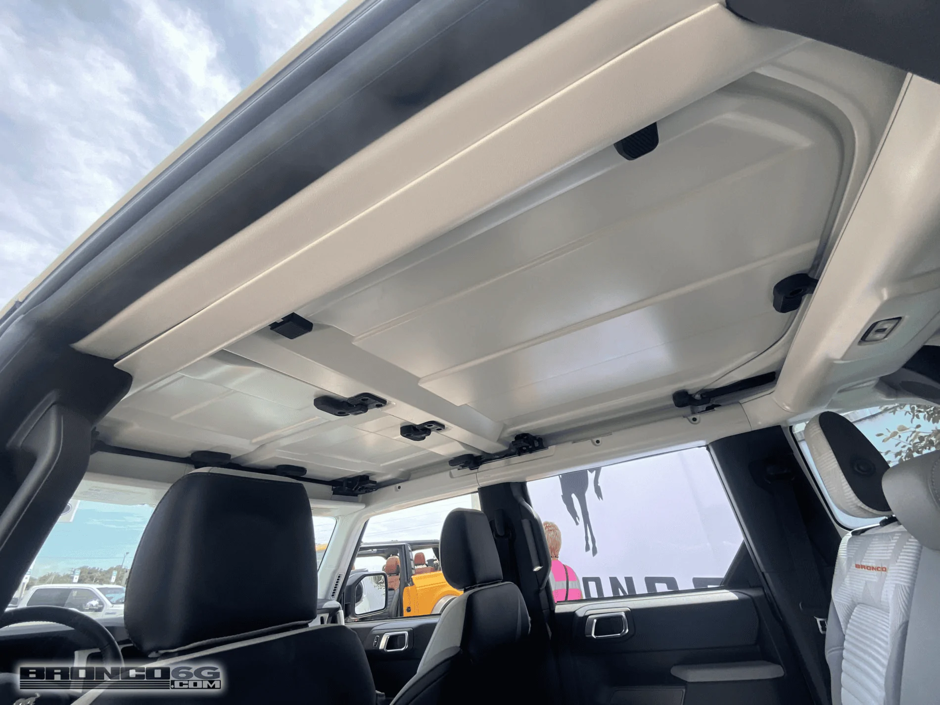 Jeep Wrangler JL Bronco vs Jeep Wrangler mega thread 1595602751573