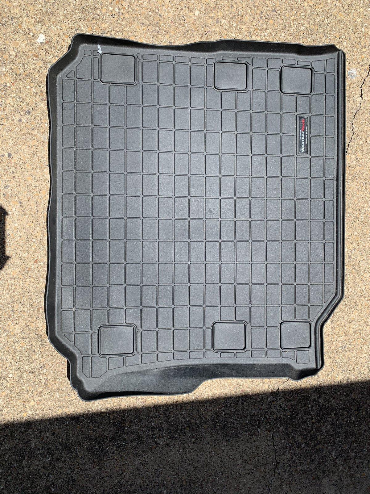 Jeep Wrangler JL JTop & WeatherTech Rear Cargo Tray 161C94E3-2151-41D9-B2AF-66028B2DABC2