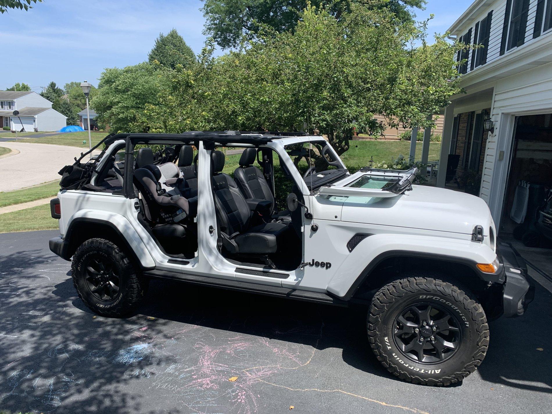 Jeep Wrangler JL Anyone Running With Windshield Down 05FD7F7D-3F43-421F-9812-C033A92ADBEE